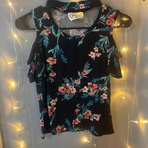 Girls medium top